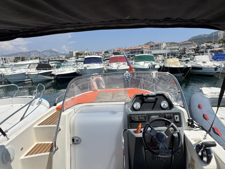 Location bateau Marseille pas cher Activ 755 Sundeck
