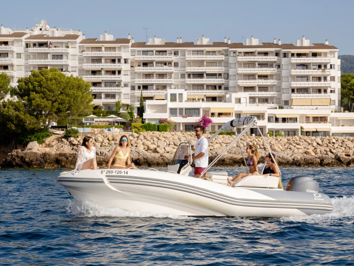 Location bateau Zodiac NZo 600  à Palma de Majorque sur Samboat