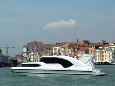 Louer Bateau à moteur avec ou sans skipper Le Boat à Precenicco