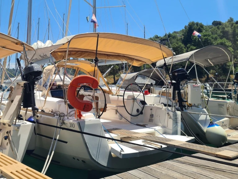 Location bateau Zaton pas cher Dufour 310