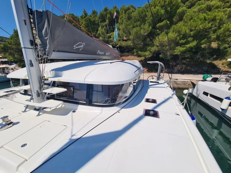 Location bateau Zaton pas cher Excess 14