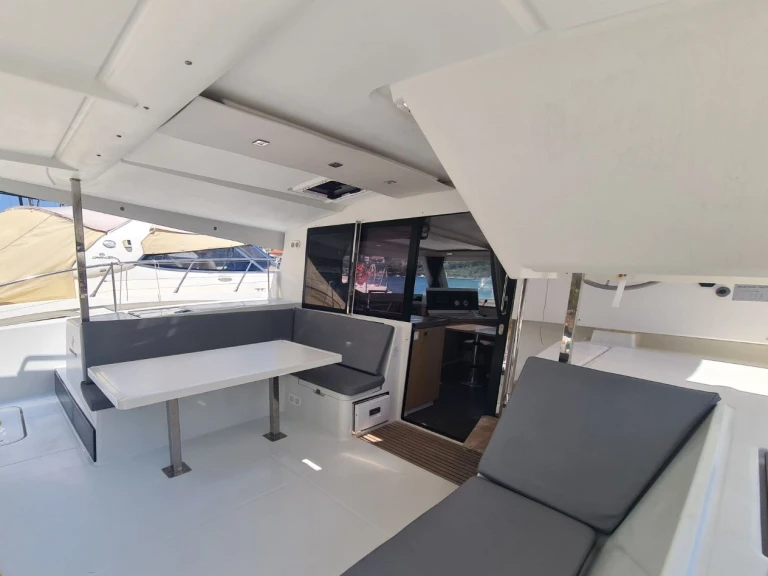Location bateau Zaton pas cher Lucia 40