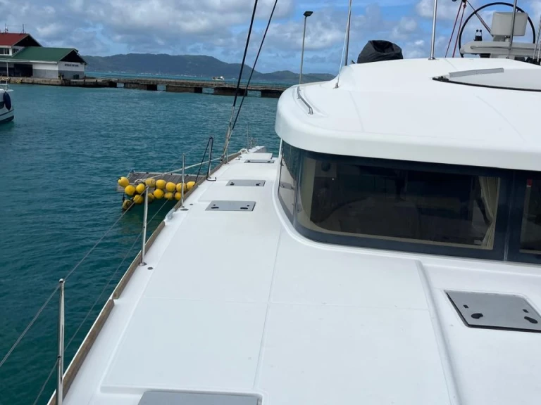 Location bateau Praslin Island pas cher Lagoon 52 F