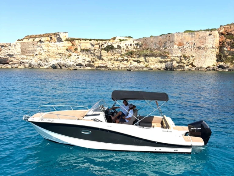 Quicksilver Activ 755 Sundeck a louer à Port de Port Mahon