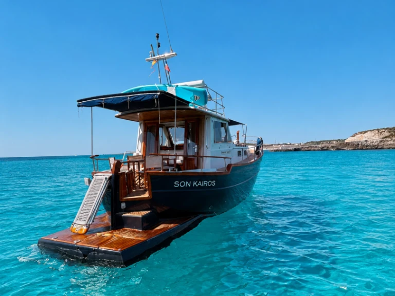 Bateau à moteur à louer à Port Mahon au meilleur prix