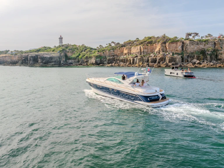 Bateau à moteur à louer à Cascais au meilleur prix