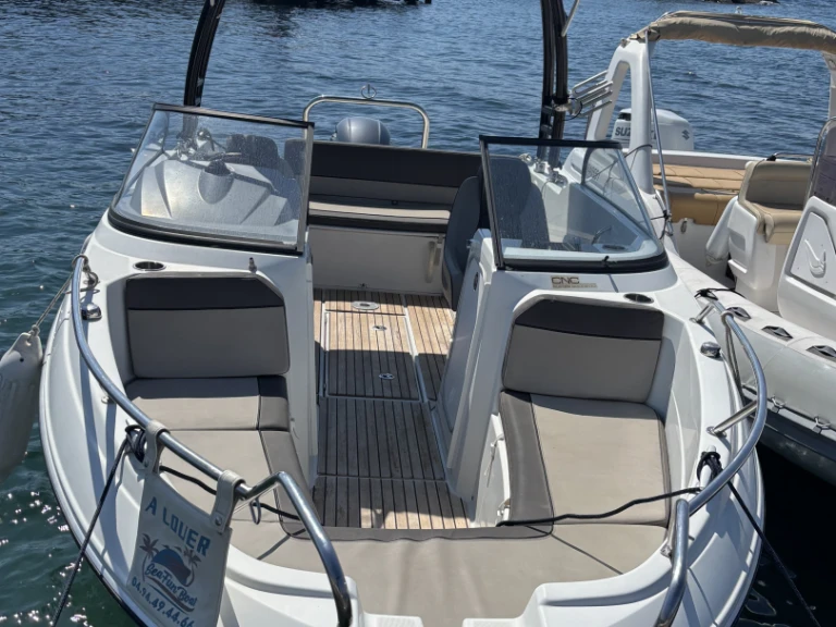 Location à Les Issambres - Jeanneau Cap Camarat 6.5 BR sur SamBoat