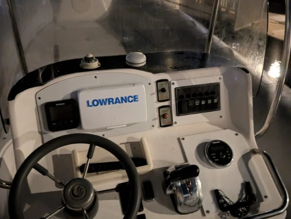 Louez un Capelli Tempest 750 Top à Toulon