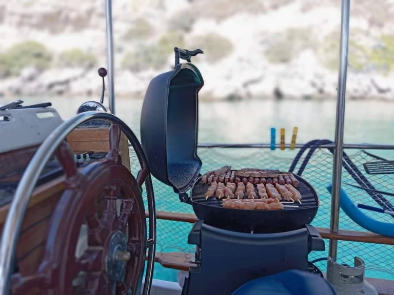 Location Bateau à moteur Custom Made avec permis