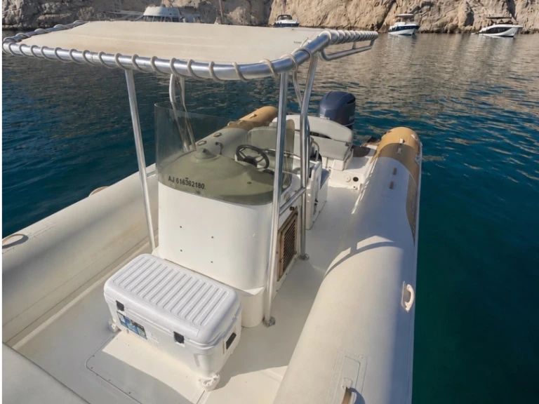 Location à Marseille - Capelli Capelli 900 Sun sur SamBoat