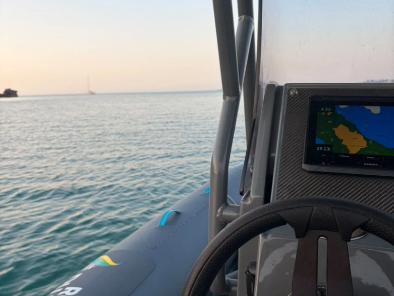 Location bateau Dinard pas cher Highfield Sport 650