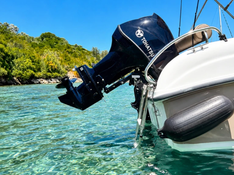 Louer Bateau à moteur avec ou sans skipper Karel à Perigiali