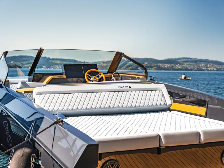 Location bateau GANZ Boats Ovation 7X à Zurich sur Samboat
