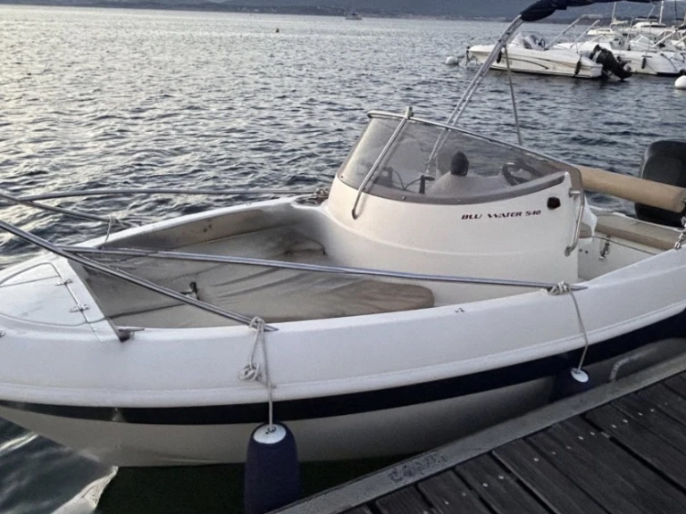 Location Bateau à moteur Poseidon avec permis