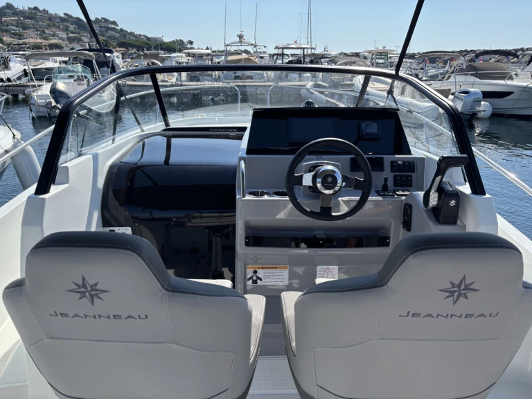 Location bateau Jeanneau Cap Camarat 7.5 WA à France sur Samboat