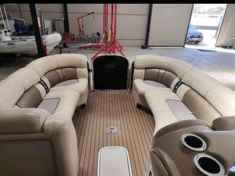 Louer Bateau à moteur avec ou sans skipper Pacific Craft à Lepe