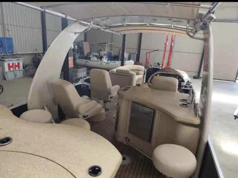 Location Bateau à moteur Pacific Craft avec permis
