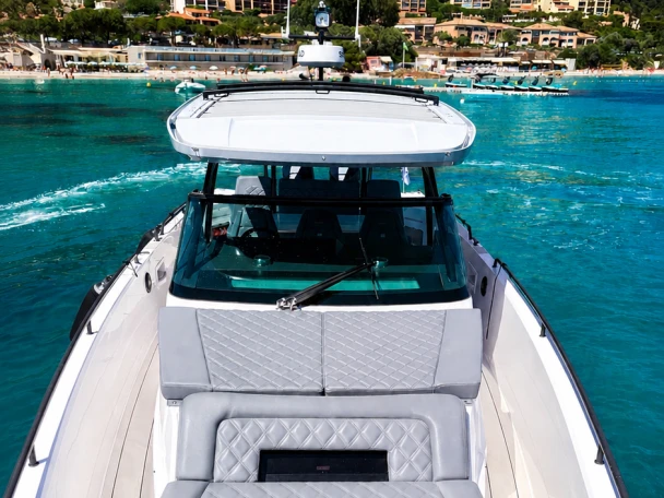 Louer Bateau à moteur avec ou sans skipper Axopar à Ajaccio