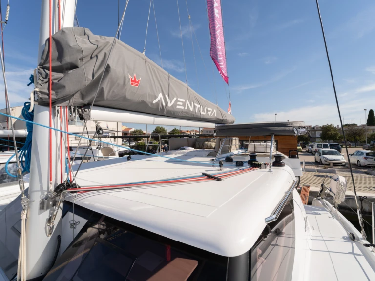 Location bateau Aventura Aventura 37 - 3 cab. à Pirovac sur Samboat
