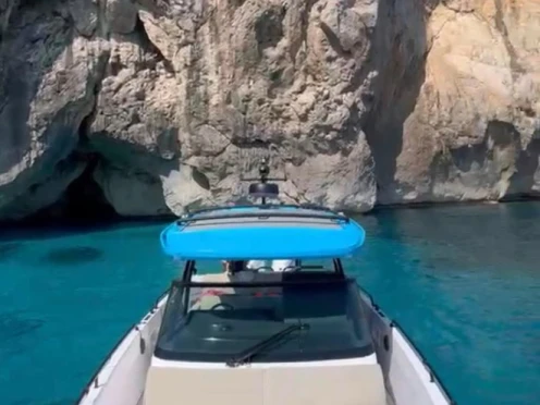 Location Bateau à moteur Axopar avec permis
