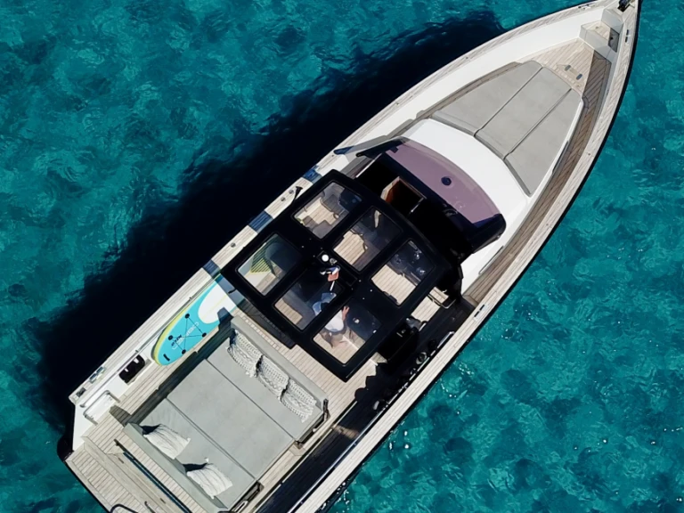 Location bateau Port Grimaud pas cher Fjord 40 Open