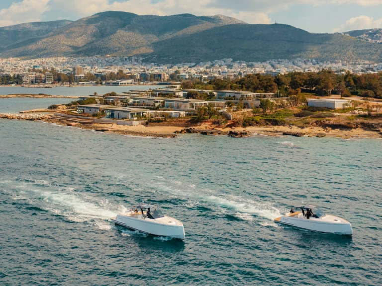Location Bateau à moteur Pardo Yachts avec permis