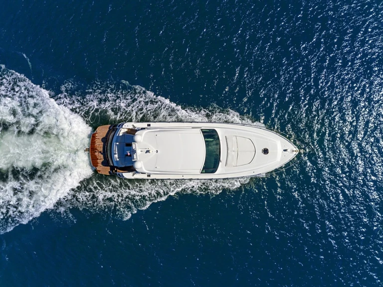 Location bateau Pórto Chéli pas cher Pershing 62