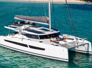 Fountaine Pajot Aura 51 de alquiler a Cannes