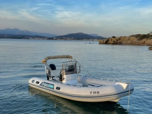 Semi-rigide à louer à Six-Fours-les-Plages au meilleur prix