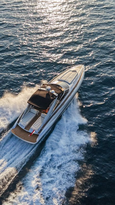 Louez un Sunseeker Superhawk 43 à Cannes