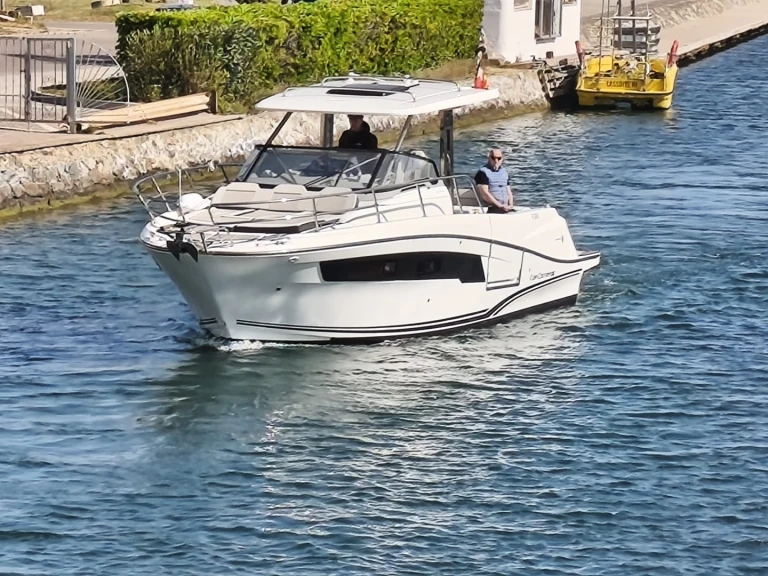 Location bateau Jeanneau Cap Camarat 10.5 WA à Empuriabrava sur Samboat