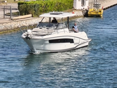 Noleggio barche Jeanneau Cap Camarat 10.5 WA a Empuriabrava su Samboat