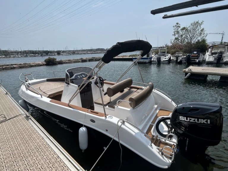 Louer Bateau à moteur avec ou sans skipper Aquabat à Marseille