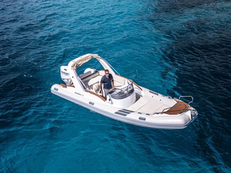 Aquamax B 23 F a louer à Hvar