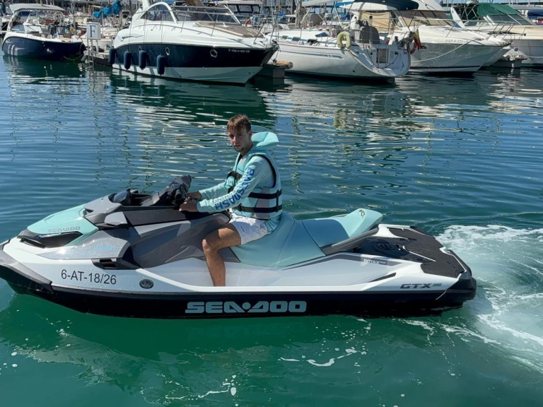 Location bateau Sea-Doo Gtx pro 130 à Alicante sur Samboat