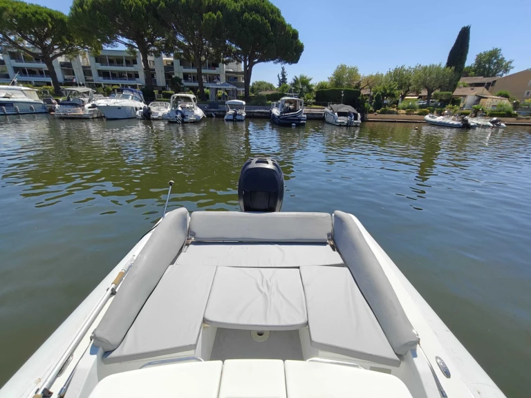 Location bateau Port de Cannes Marina pas cher Selva D840 Exclusive
