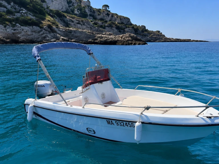 Louer Bateau à moteur avec ou sans skipper TA MARE à Marseille