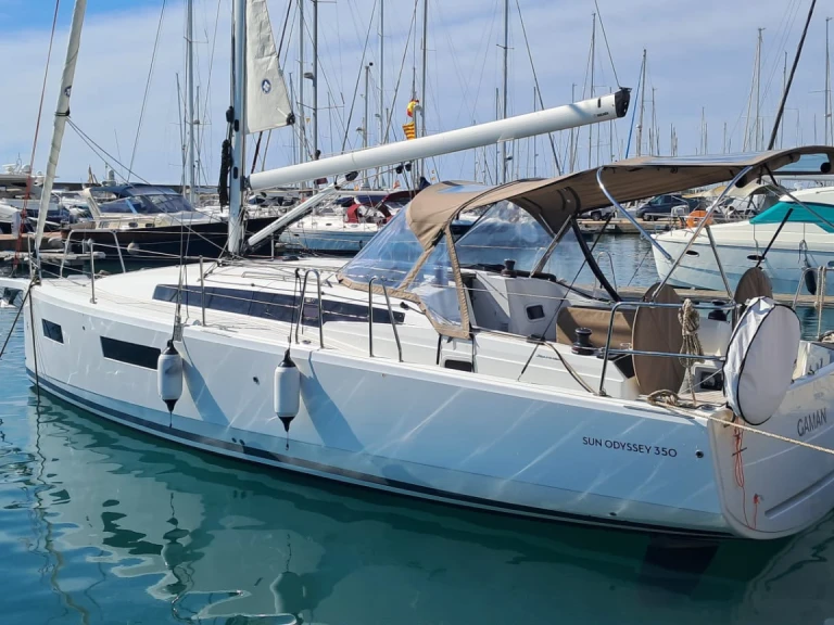 Louer Voilier avec ou sans skipper Jeanneau à Marina deportiva de Menorca