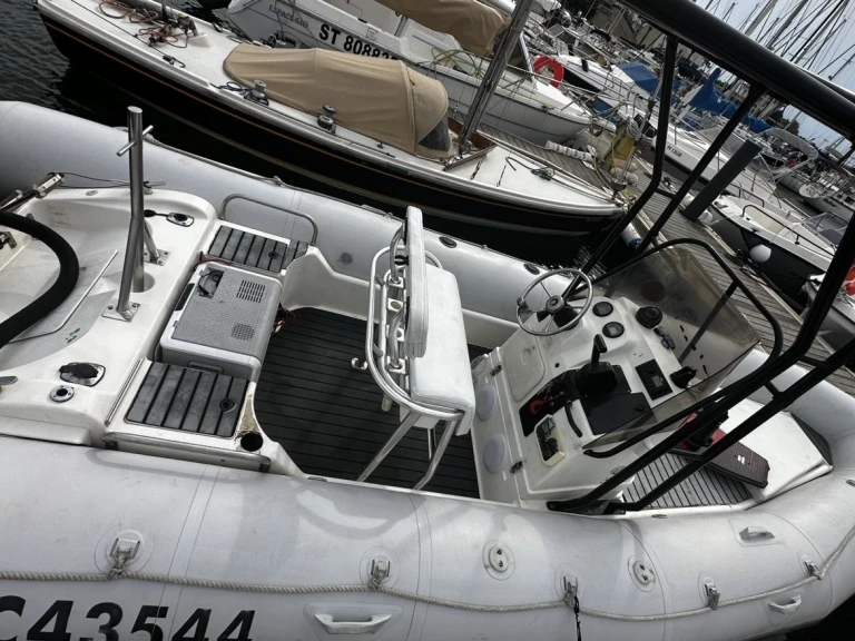 Location Semi-rigide à Saint-Cyprien - Zodiac Pro 650