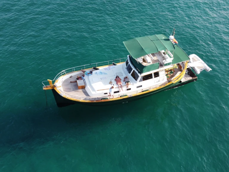 Louer Bateau à moteur avec ou sans skipper Menorquin-Yachts à Port Mahon