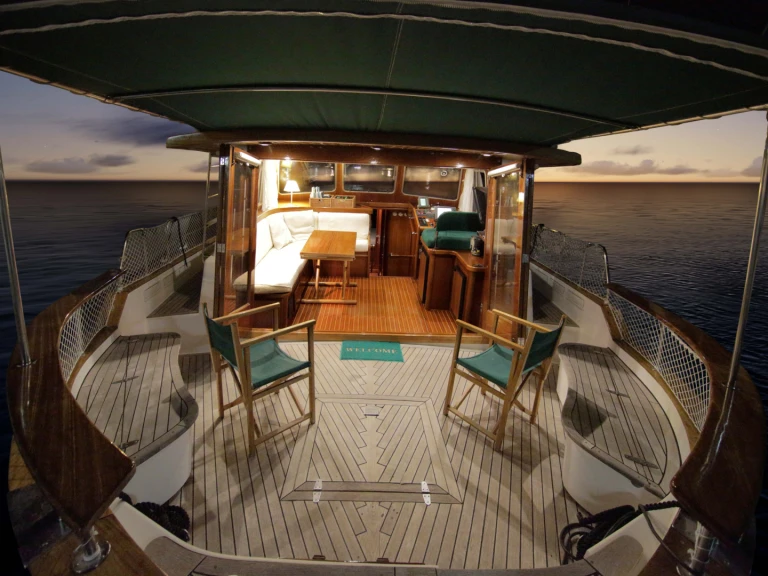 Location Bateau à moteur Menorquin-Yachts avec permis