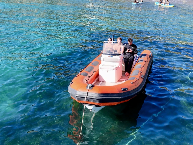 Louez un Valiant V 620 Sport à Roses