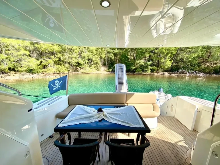 Location Bateau à moteur Custom Made avec permis