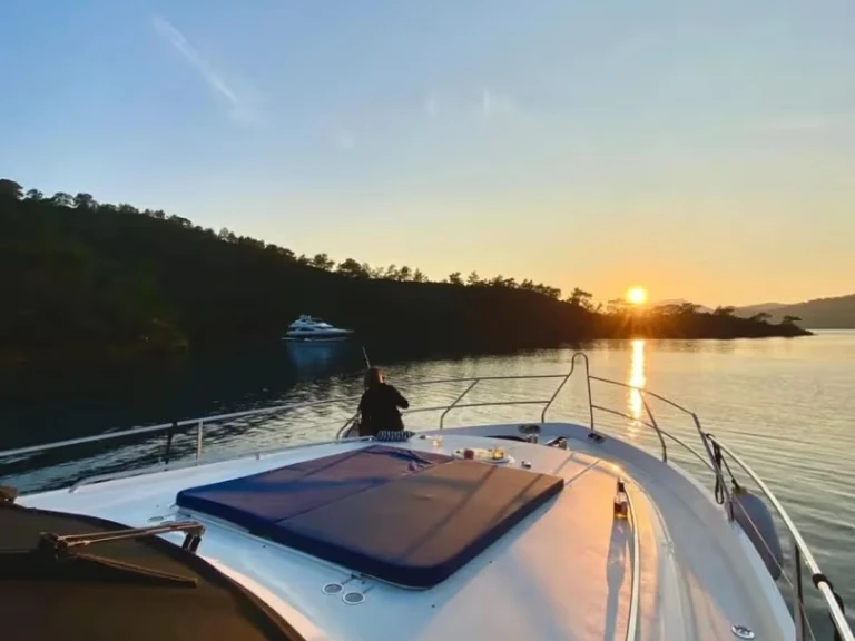 Louer Bateau à moteur avec ou sans skipper Custom Made à Göcek