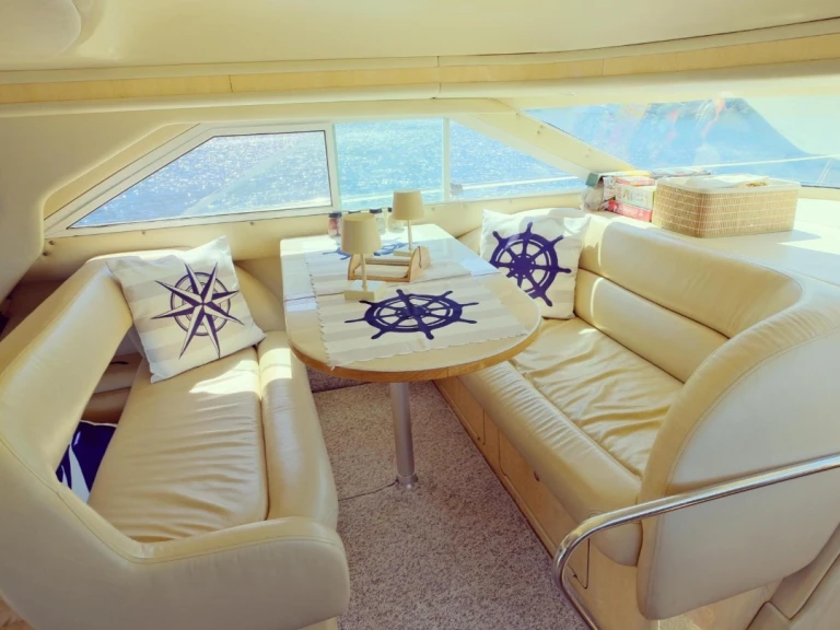 Location Bateau à moteur Custom Made avec permis