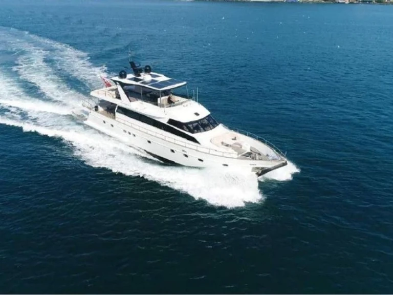 Louer Bateau à moteur avec ou sans skipper Custom Made à Göcek