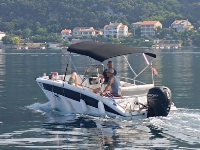 Louez un Orizzonti Calipso 20 à Supetarska Draga