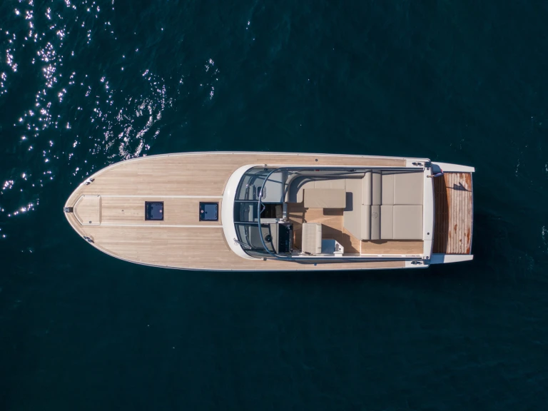Location bateau Saint-Tropez pas cher Itama 45