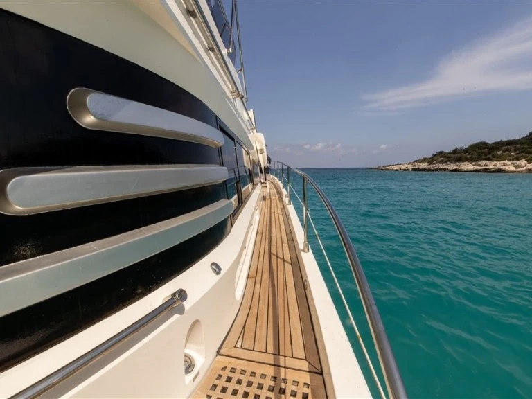 Louer Bateau à moteur avec ou sans skipper Custom Made à Göcek