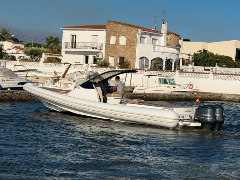 Louez un Magazzu MX 11 à Empuriabrava
